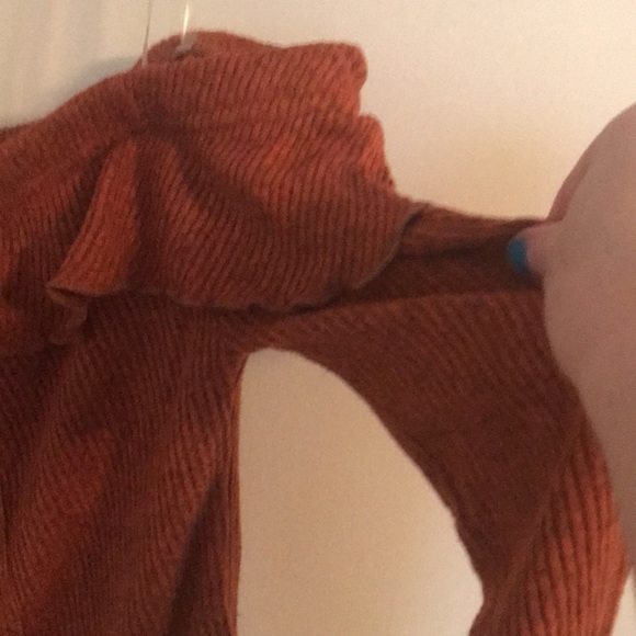 Size X-Small off the shoulder top - Picture 3 of 4